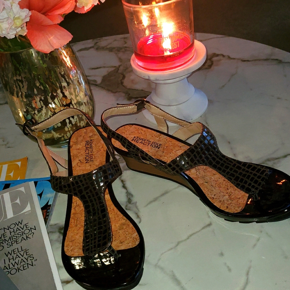 Sunroom Kenneth Cole sandals